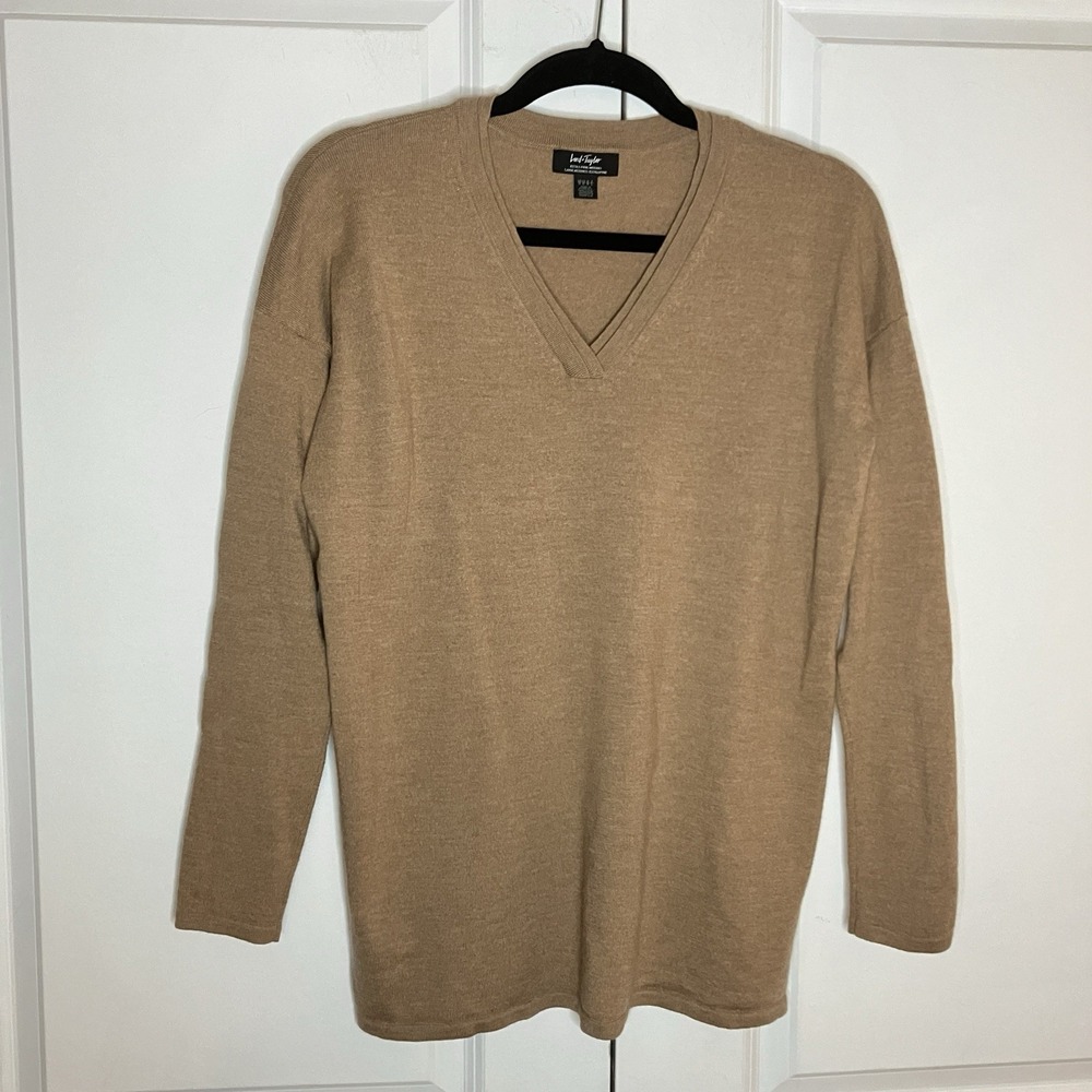 Lord & Taylor Sweater Womens M Extra‎ Fine Merino Wool Base Layer Camel V-neck